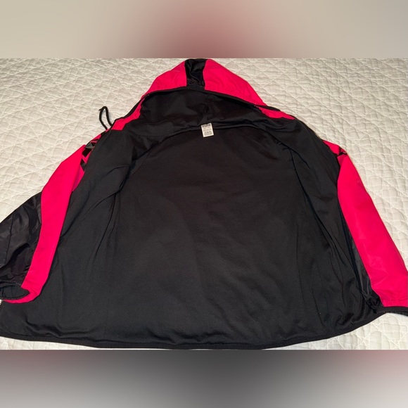 🩷VS PINK LIMITED EDITION ANORAK HOODIE🩷 - Picture 5 of 12